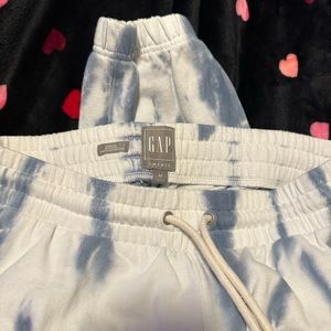 🤍🤍🤍- Cute White and Blue Tie Dye Gap Joggers